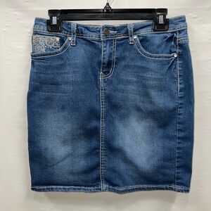 Earl Jeans Skirt Womens Size 10 Blue Denim Design On Back Pockets Button Zipper